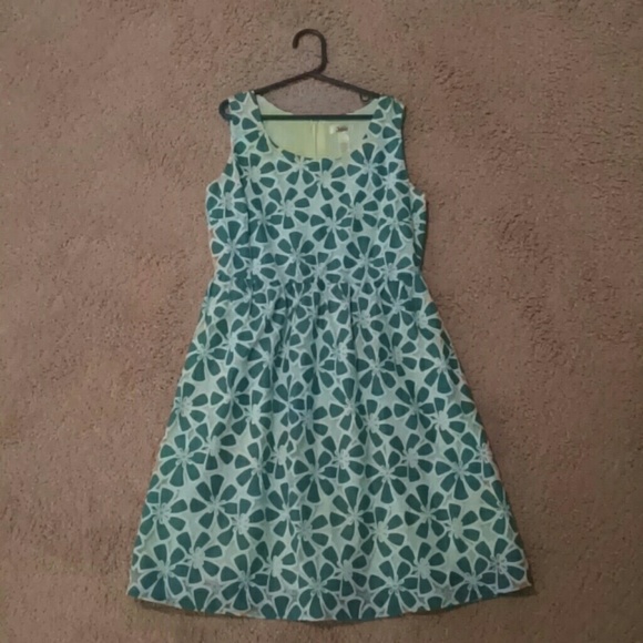 Dress - Picture 1 of 2