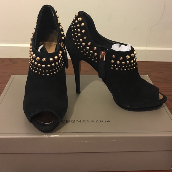 Shoes - Picture 2 of 3