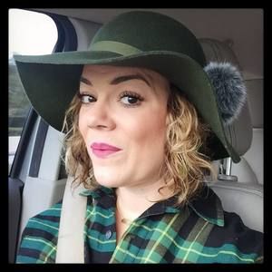 Meet your Posher, Ana