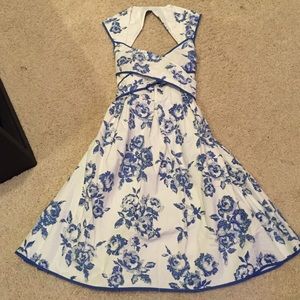 Jessica Simpson 1950s style dress