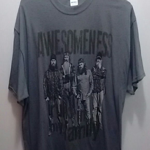 Mens Duck Dynasty "Awesomeness Runs in My Family"