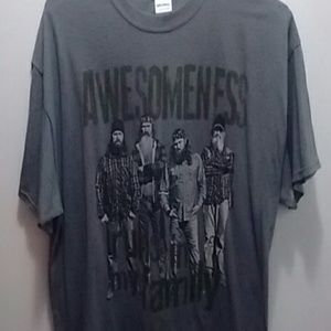 Mens Duck Dynasty "Awesomeness Runs in My Family"