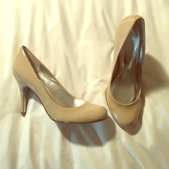 Nude Jessica Simpson heels