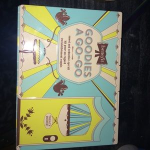 benefit goodies a go-go eye kit