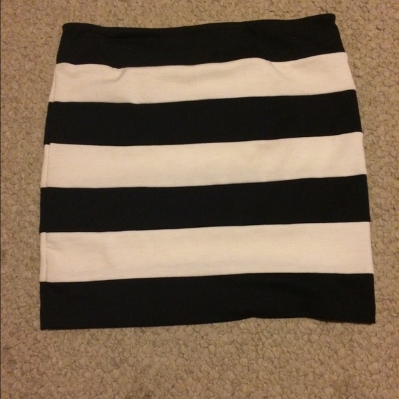 Black/White Striped Pencil skirt