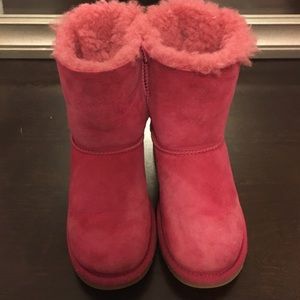 AUTH Pink Bailey Bow Uggs girls sz 13