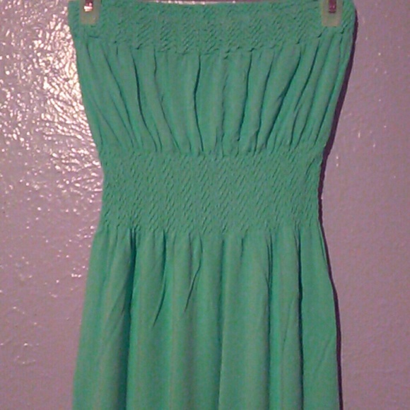 Long Remote Green Dress 🌴 - Picture 3 of 3