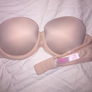 ✨Strapless, Tan, VS PINK Push up bra✨