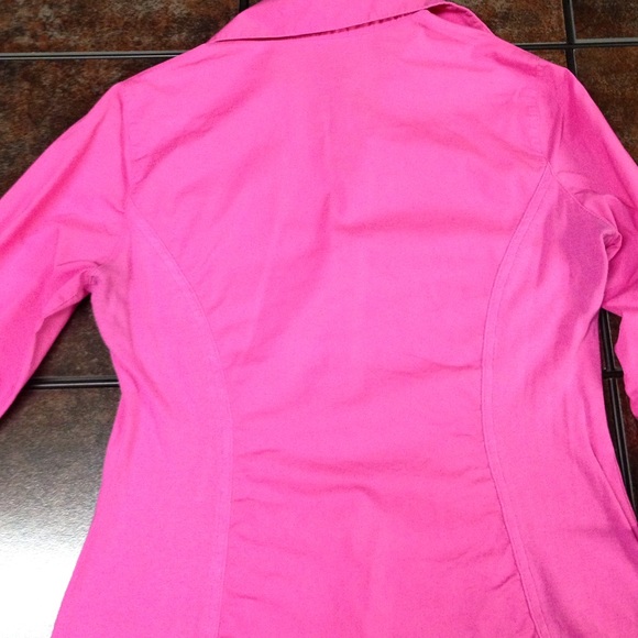 Pink bottom down shirt - Picture 3 of 3