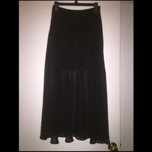 ALL BLACK MAXI SKIRT