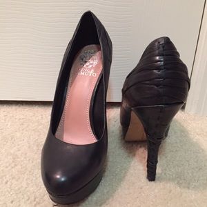 Vince Camuto Black pumps