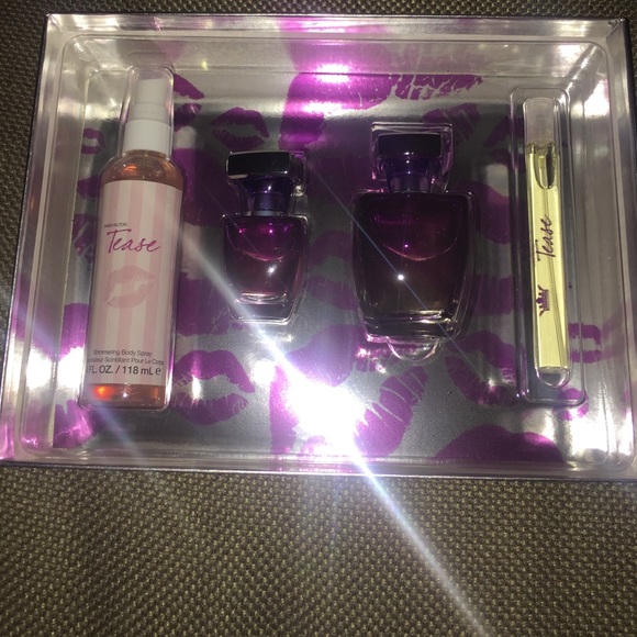 Paris Hilton Tease Eau De Parfum Gift Set