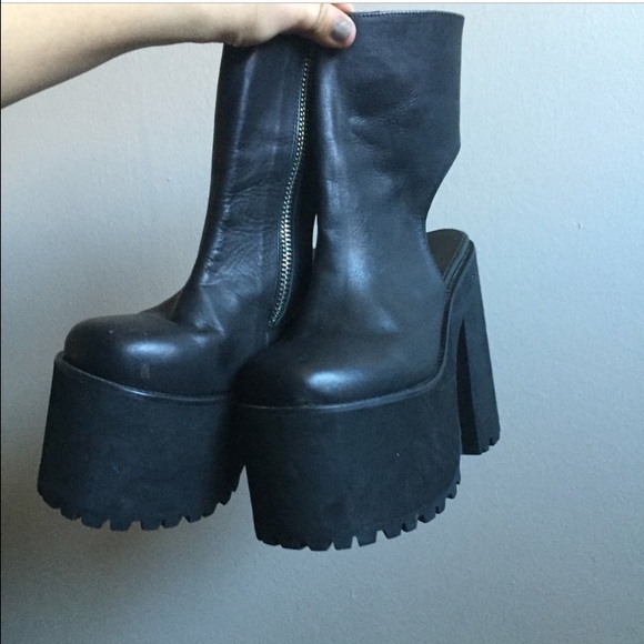 UNIF Boyle Boots - Picture 3 of 4