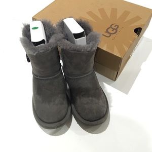 UGG Bailey button