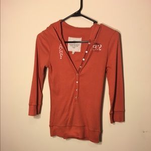 Cute quarter sleeve hoodie!