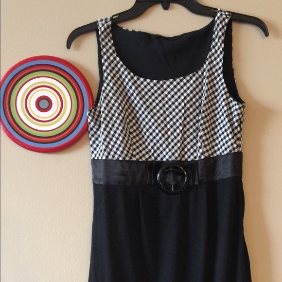 Sleeveless work dress!