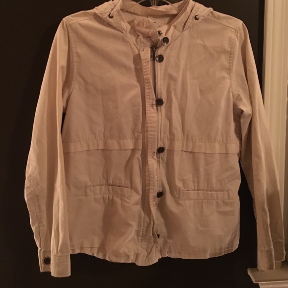 White Jacket. Forever 21. Size: S