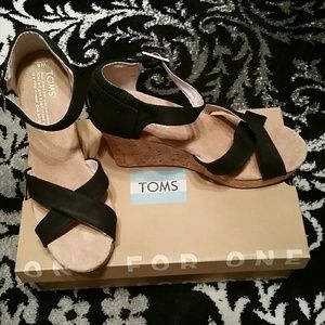 Toms strappy wedge
