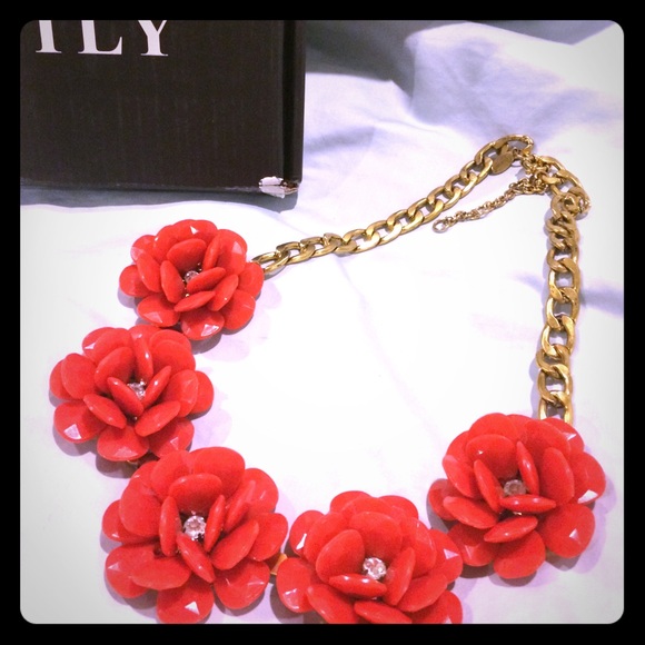 Ily Couture Flower Necklace