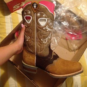 Brand new cowgirl boots