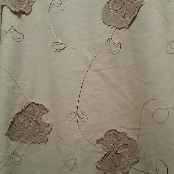 Size 8 embroidered 100% cotton skirt - Picture 2 of 4