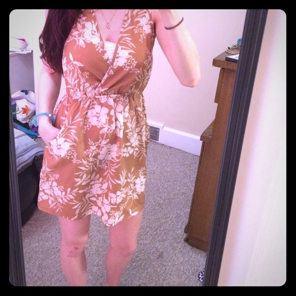 Floral dress WITH POCKETS!
