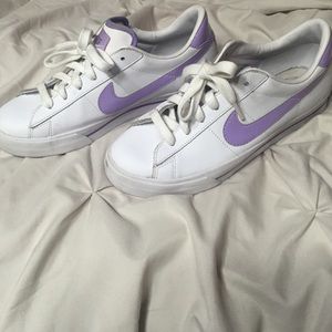 Nike sneaker youth 5.5