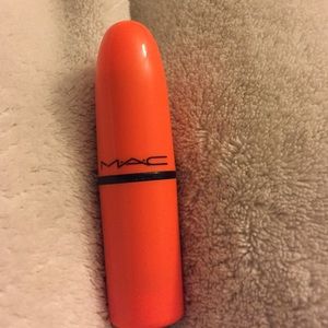Mac LE lipstick
