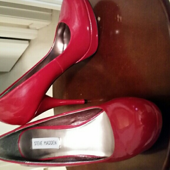 Steve Madden Red leather Heels