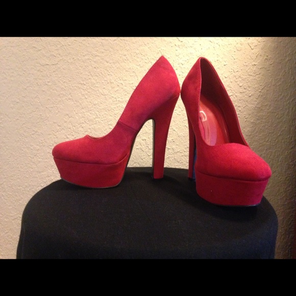 Size 7 Charlotte Russe red high heels