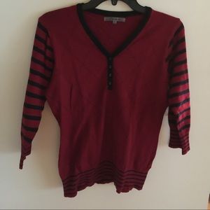 Sweater maroon and black!