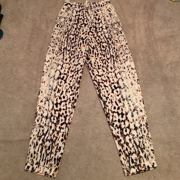 Bebe High-Waisted leopard pants!!