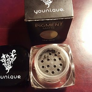 Younique matte eyeshadow