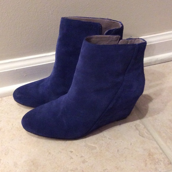 Vince Camuto blue suede boots