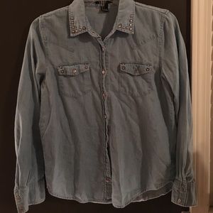 Denim shirt. Forever 21. Size: S