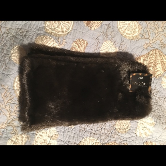 Faux fur leg warmers.