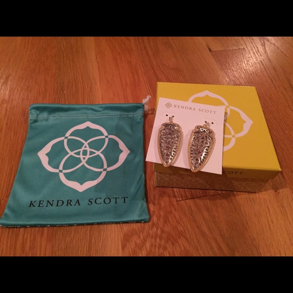 SOLD Kendra Scott Sadie Spear Earrings