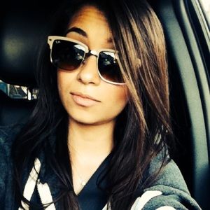 Meet your Posher, Bella