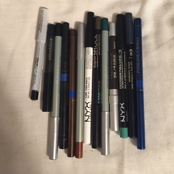 Lot of pencil eyeliners