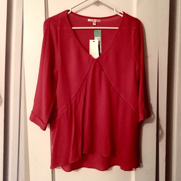 ****SOLD**** NWT Skies are Blue Red Shirt