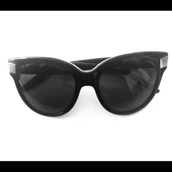 💘Host Pick💘Nina Ricci Modern Cat Eye Sunglasses