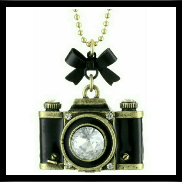 BETSEY JOHNSON NECKLACE~BLACK & ANTIQUE GOLD CAMERA~CRYSTAL SHUTTER~BOW ACCENT - Picture 2 of 6