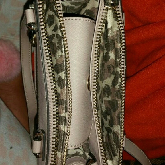 Guess princess pink bag - Picture 3 of 4