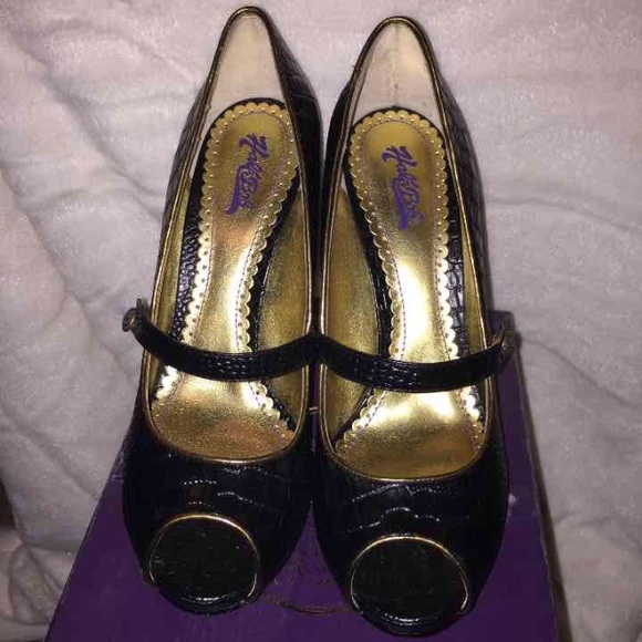 Hale Bob Pumps