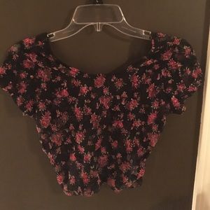 Floral Lace Crop top. Forever21. Size: M
