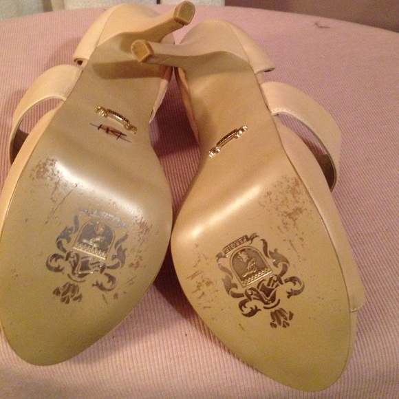 Designer Shoes - Picture 2 of 4