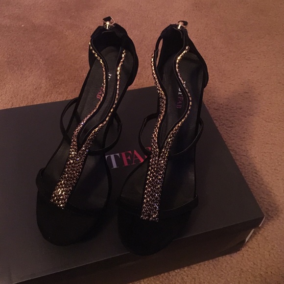 JustFab Meridan sandals size 8 NIB