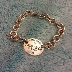 💎 Tiffany & Co Sterling Silver Oval Bracelet 💎