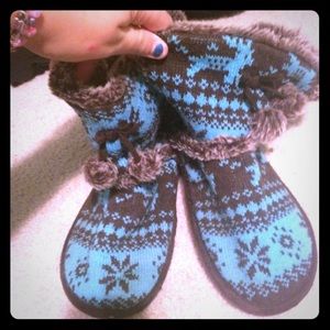 Fuzzy winter slipper boots💙