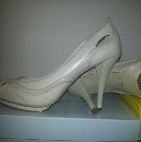 Max Studio peep toe pumps